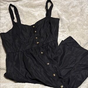 Cute knee length black dress with pockets